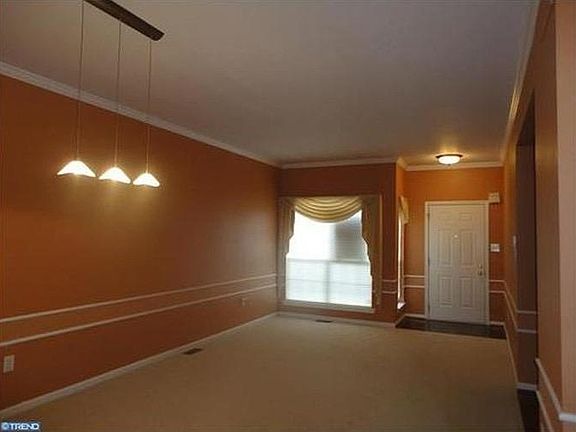3rd image of 4112 Hermitage Dr
