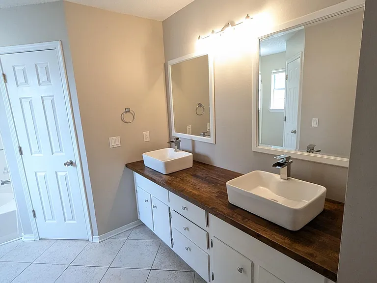 9516 Brentwood Blvd — Photo 12