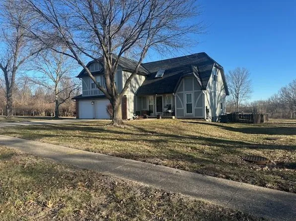 128 NW Lakewood Blvd, Lees Summit, MO 64064