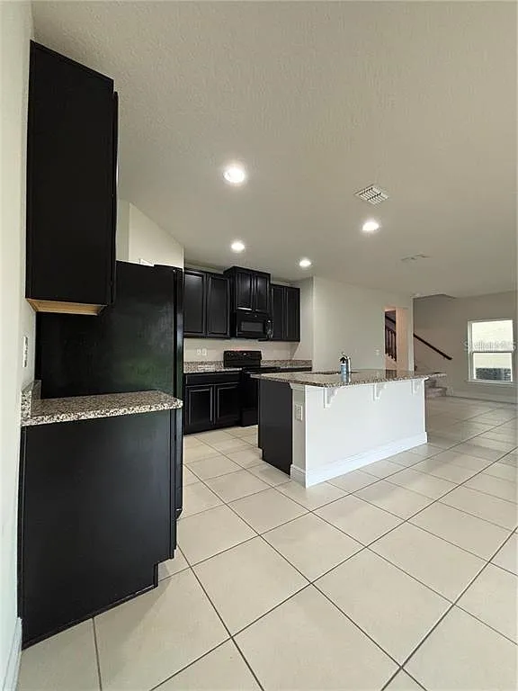 3 bed, 2.5 bath, 1878 sqft, $2,550 — Photo 4