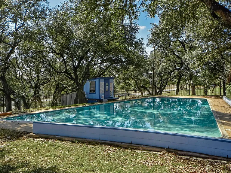 2603 Nocona Trl — Photo 28
