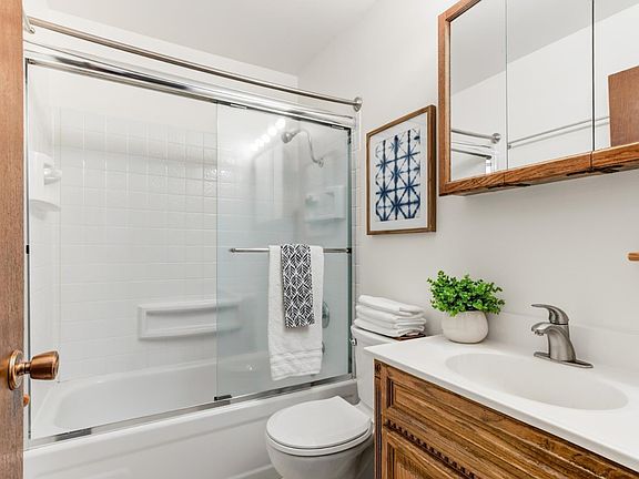 5th image of 2738 Bidwell St APT 1