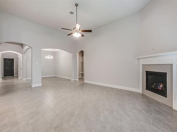 5th image of 3025 Meadow Dr