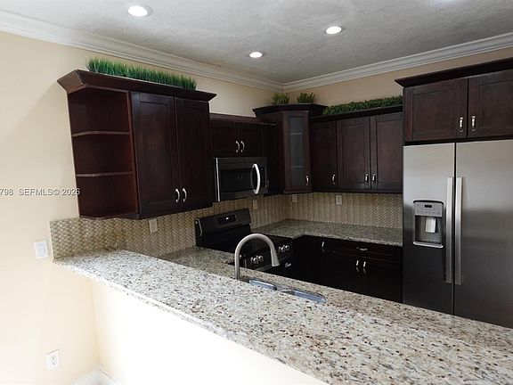 3rd image of 16102 NW 22nd St