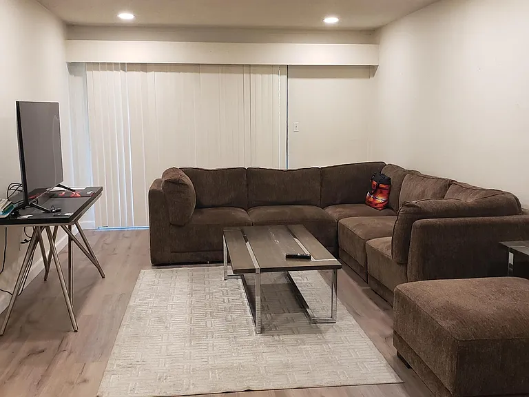 23732 Hillhurst Dr #67 — Photo 2
