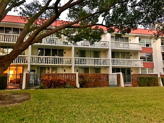 5th image of 2635 Seville Blvd Unit 108