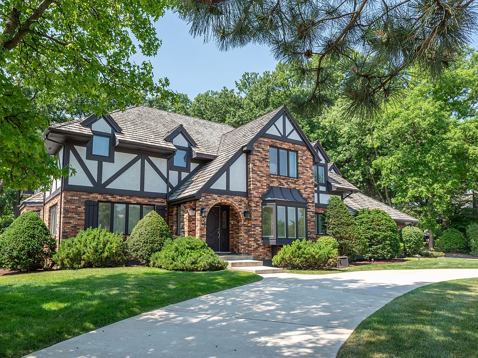 703 Midwest Club Pkwy, Oak Brook, IL 60523 Zillow