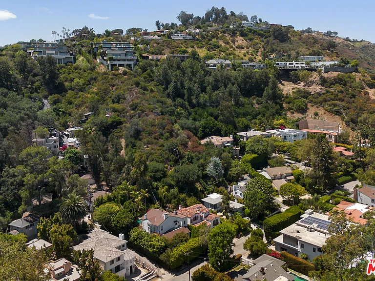 1407 N Beverly Dr — Photo 56
