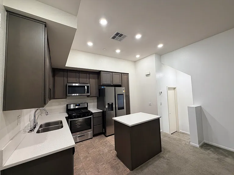 2035 Mindoro Ln #5 — Photo 10