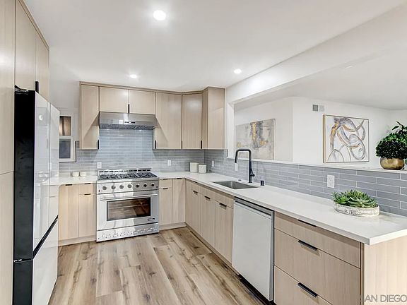 5th image of 2956 Courser Ave