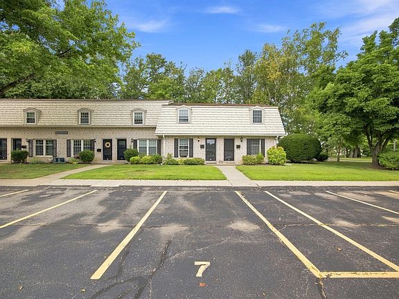 3rd image of 7 Corey Colonial