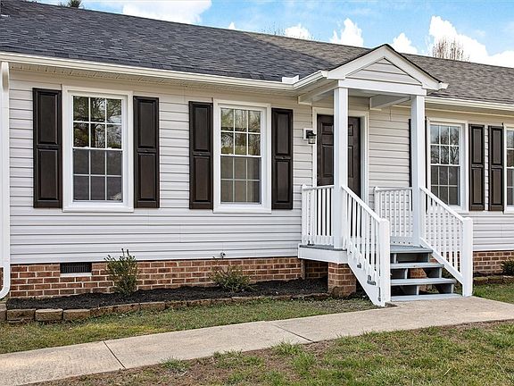 3rd image of 2705 Tavern Way
