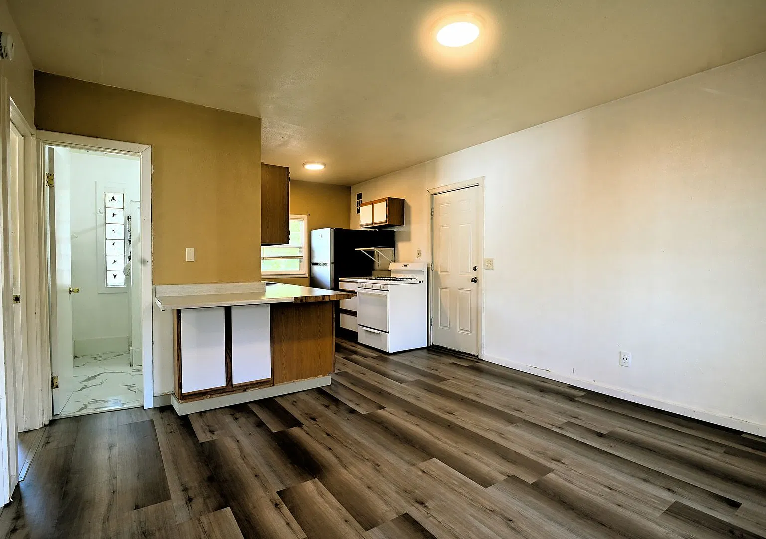 Bernard 443 — Photo 2