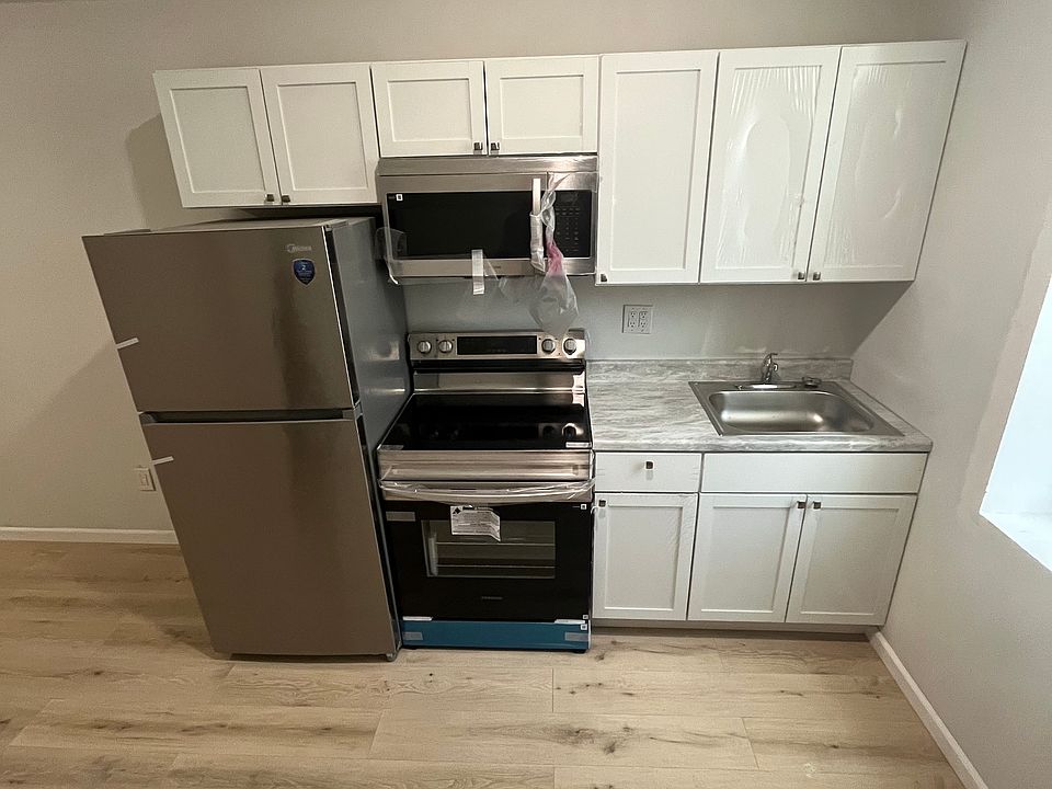 1st image of 3316 W Cumberland St #1