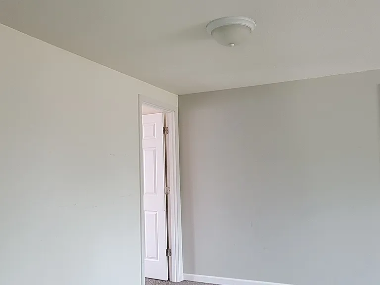 532 Riehl St — Photo 9