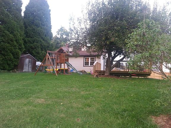 3rd image of 130 W Pleasant St