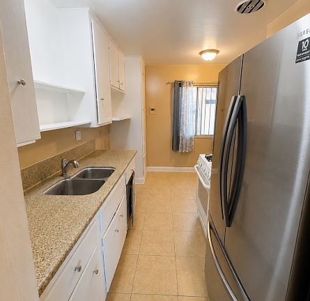 5th image of 8735 Lyndora St #3