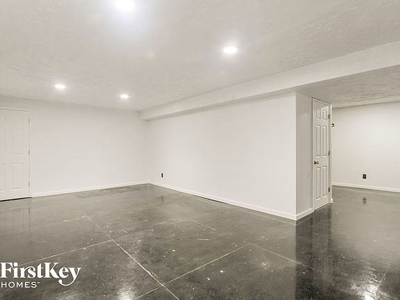 5th image of 2126 Napa Cir