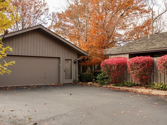 3rd image of 825-49 Windward Dr