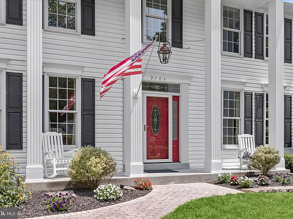 3rd image of 9704 Oriole Ct