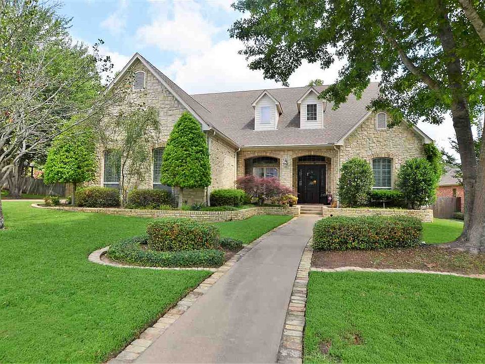 1st image of 2111 Hollystone Dr