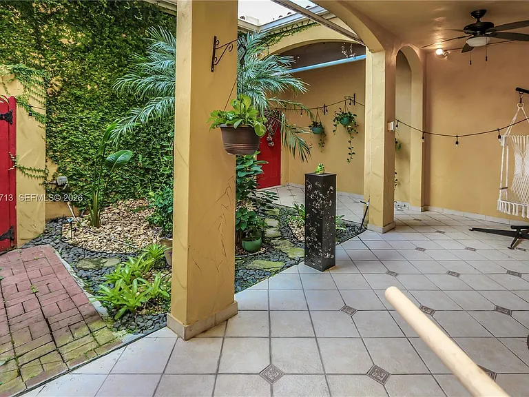 1619 Harrison St — Photo 37