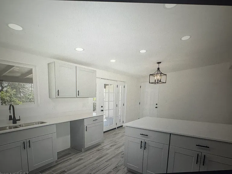 3661 W Eastham Ln — Photo 4