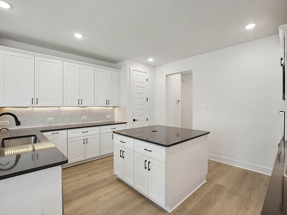 3906-Ashland-Gallery-9.jpg