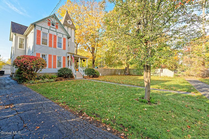 3rd image of 16 Brookside Avenue