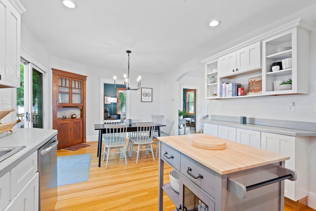 Apartment in Weymouth, Weymouth Heights - View 4