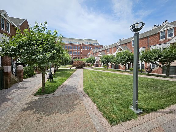 3rd image of 95 Audubon Street #339