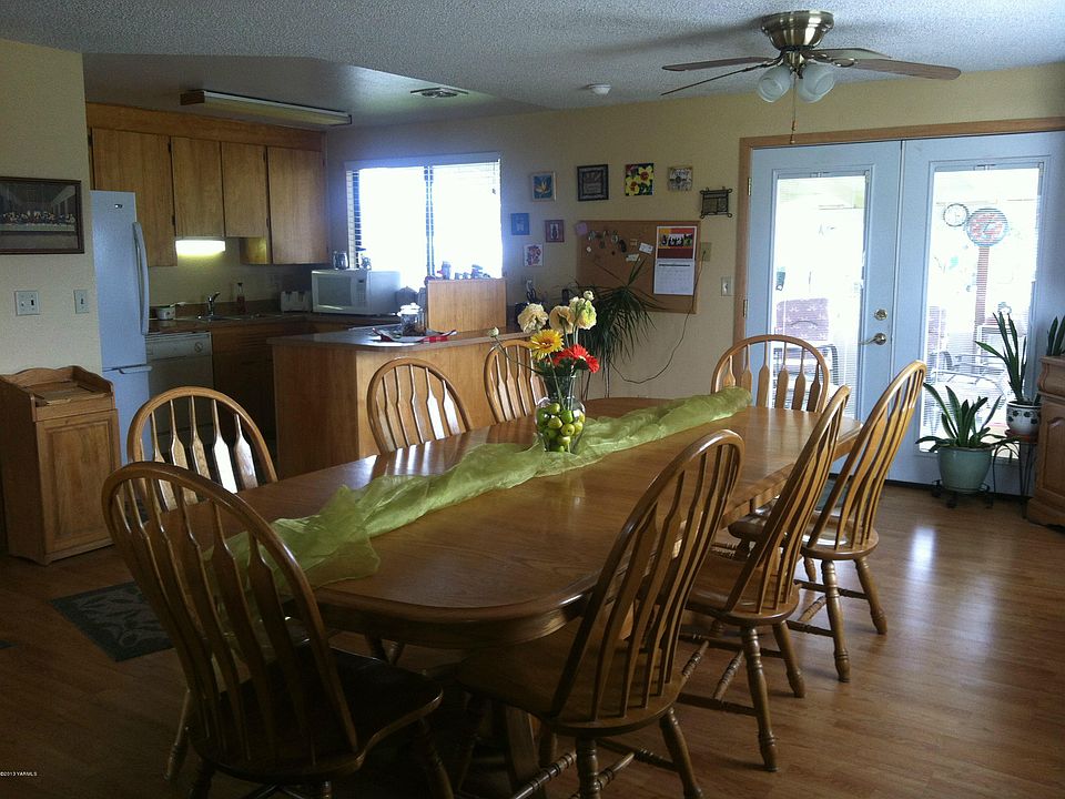 2nd image of 400 E Moxee Ave #11