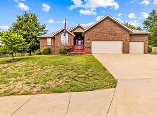1111 E Robin St, Ozark, MO 65721