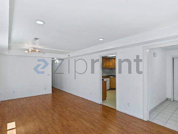 3rd image of 3123 Harrison St