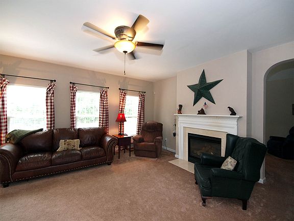 3rd image of 5721 Lagrande Dr