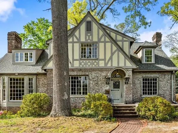 812 Dover Rd, Greensboro, NC 27408