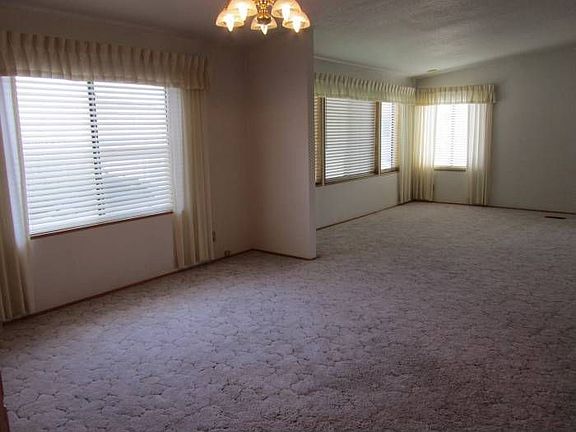 4th image of 2240 W Broadway Ave Unit 135