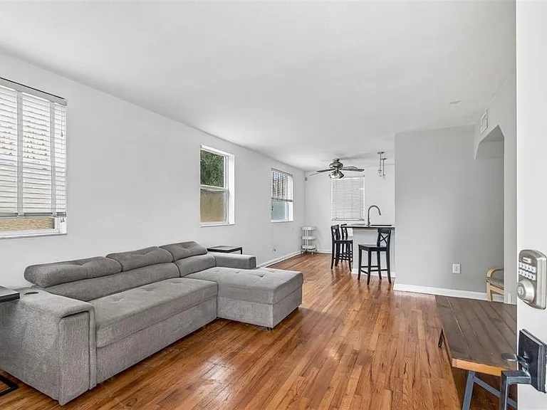 601 Swann Dr #603 — Photo 2