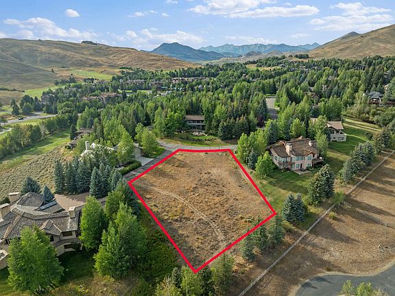 3rd image of 114 Highlands Dr