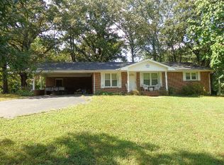 906 Glisson Rd, Paris, TN 38242