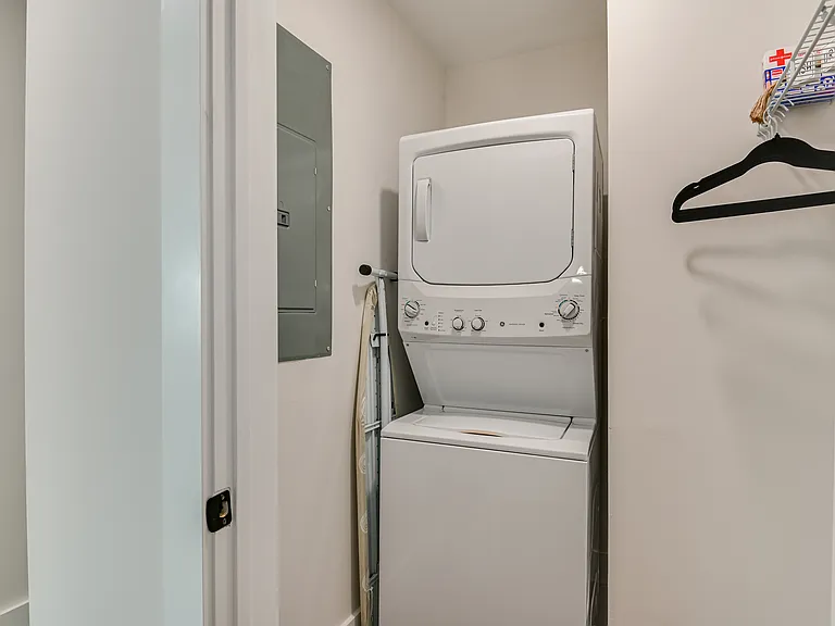 1813 Courtney Dr — Photo 20