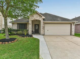 6034 Sandy Creek Dr, Baytown, TX 77523