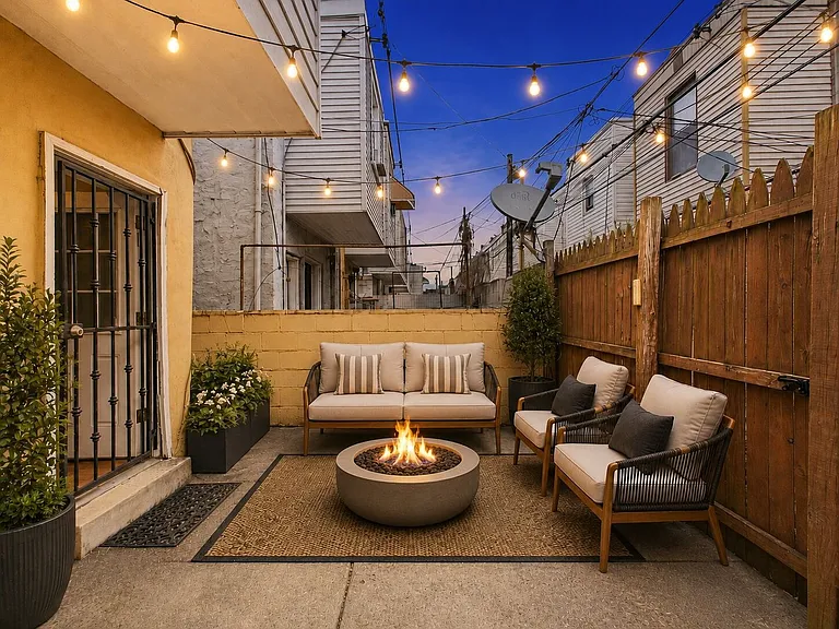 2437 S Darien St — Photo 6