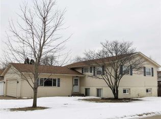 3410 35th Ave, Moline, IL 61265