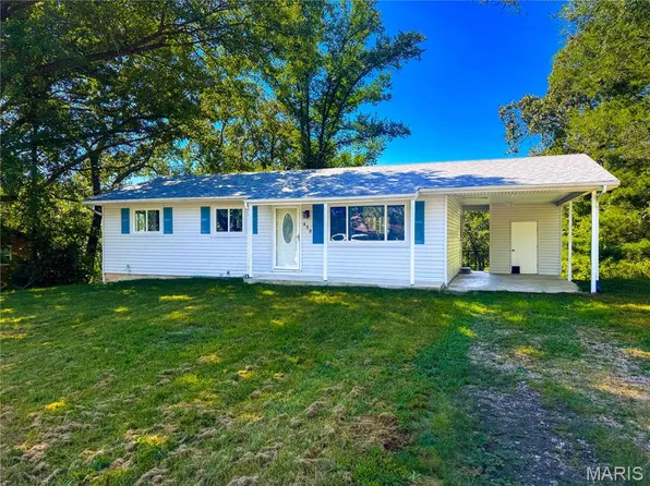 450 Hillcrest Dr, Bourbon, MO 65441