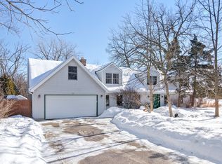 233 Briar Ln, Highland Park, IL 60035