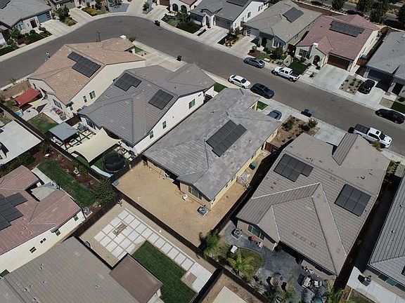 3rd image of 466 S Traverse Dr