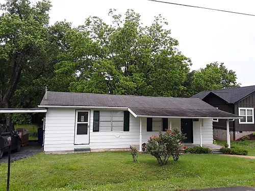 1765 Greenwood Ave NE Photo 1