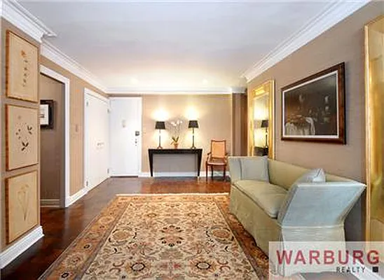 Sold by Warburg | media 18