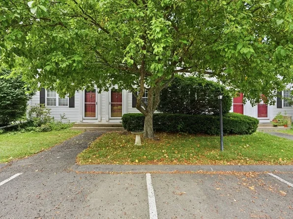 1302 Federal St #15, Belchertown, MA 01007